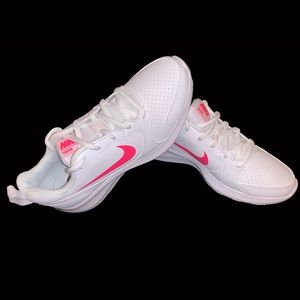Nike TODOS - White Athletic Shoes
